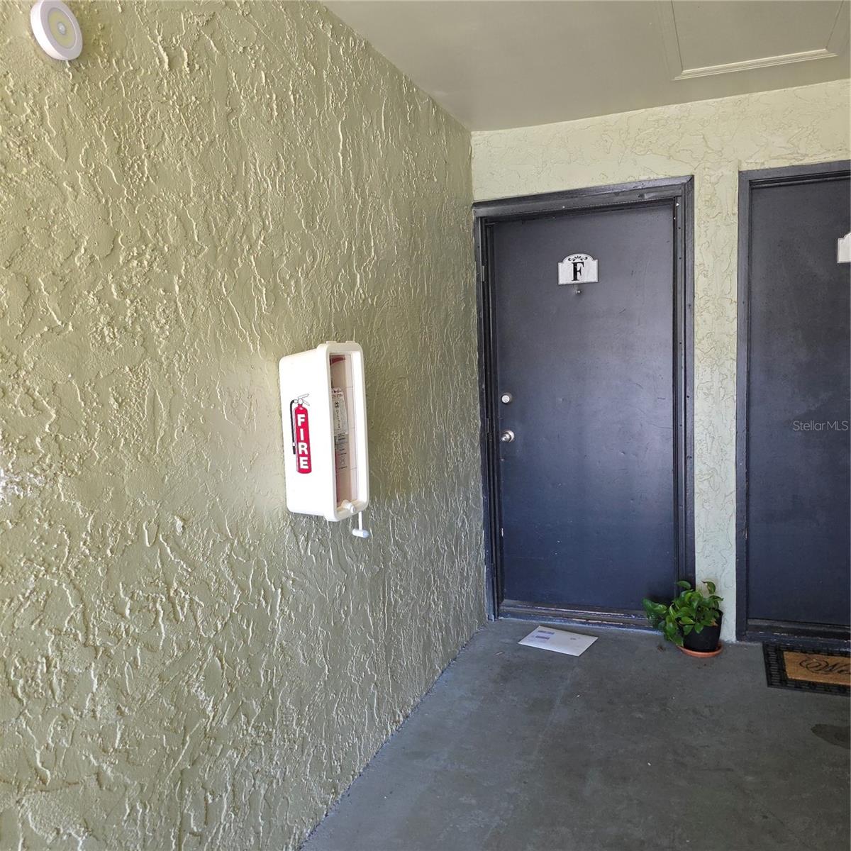 922 Lake Destiny Rd #f Property Photo 2