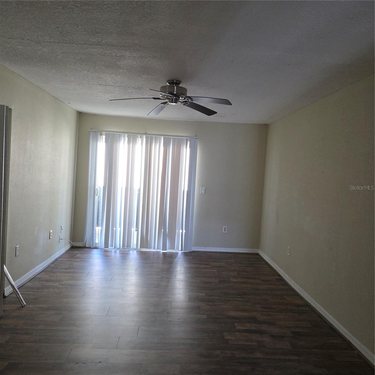 922 Lake Destiny Rd #f Property Photo 3