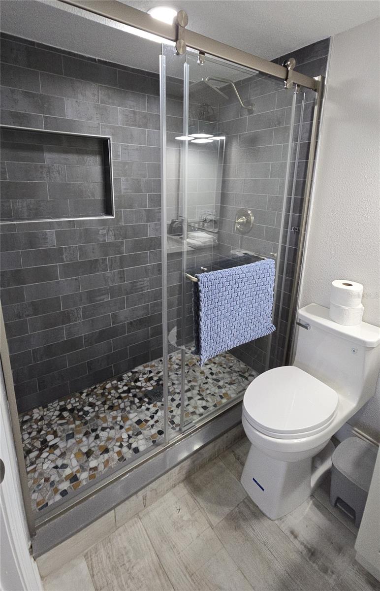 2107 Pine Ter Property Photo 14
