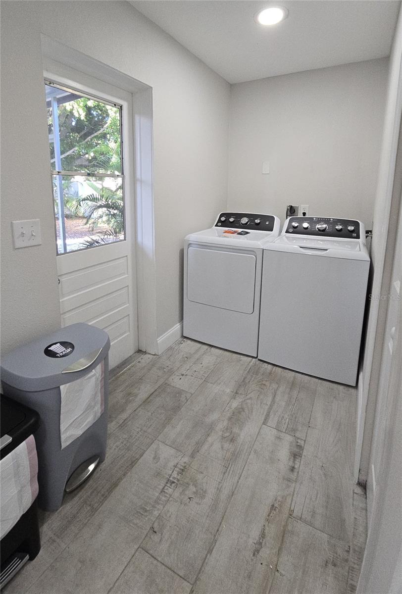 2107 Pine Ter Property Photo 22