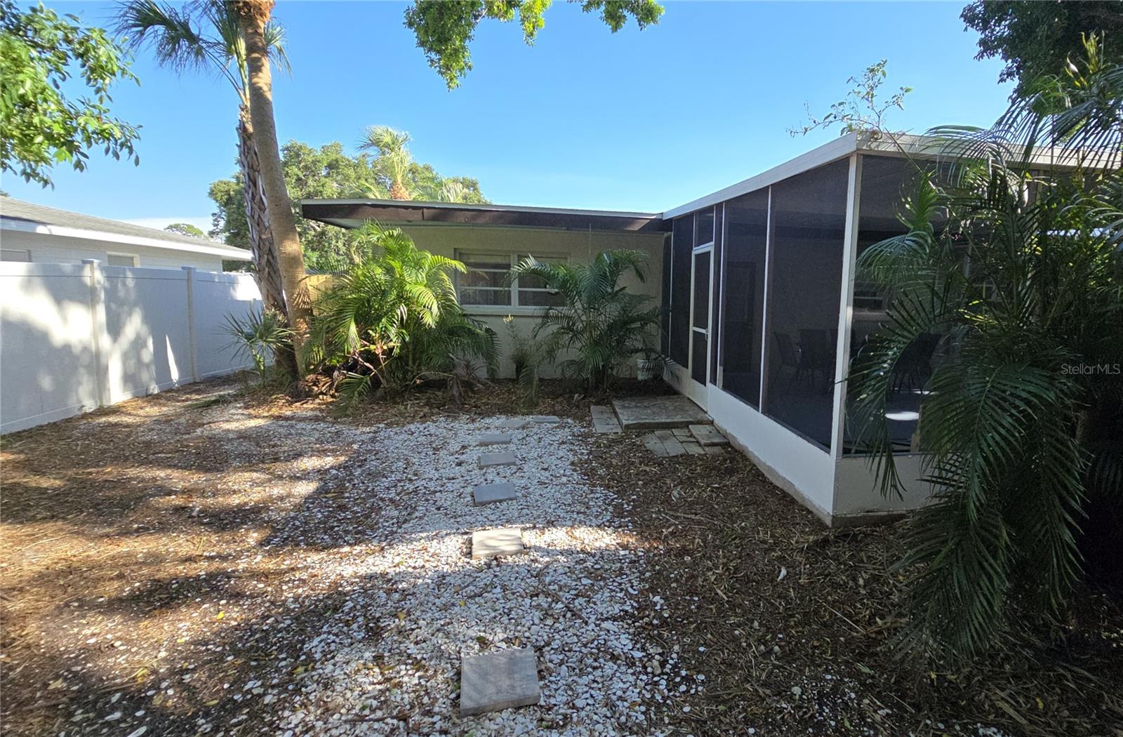 2107 Pine Ter Property Photo 26