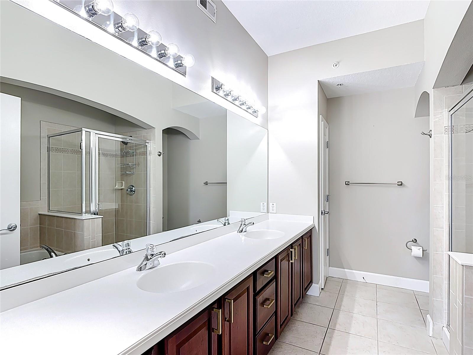 1231 Wright Cir #308 Property Photo 20