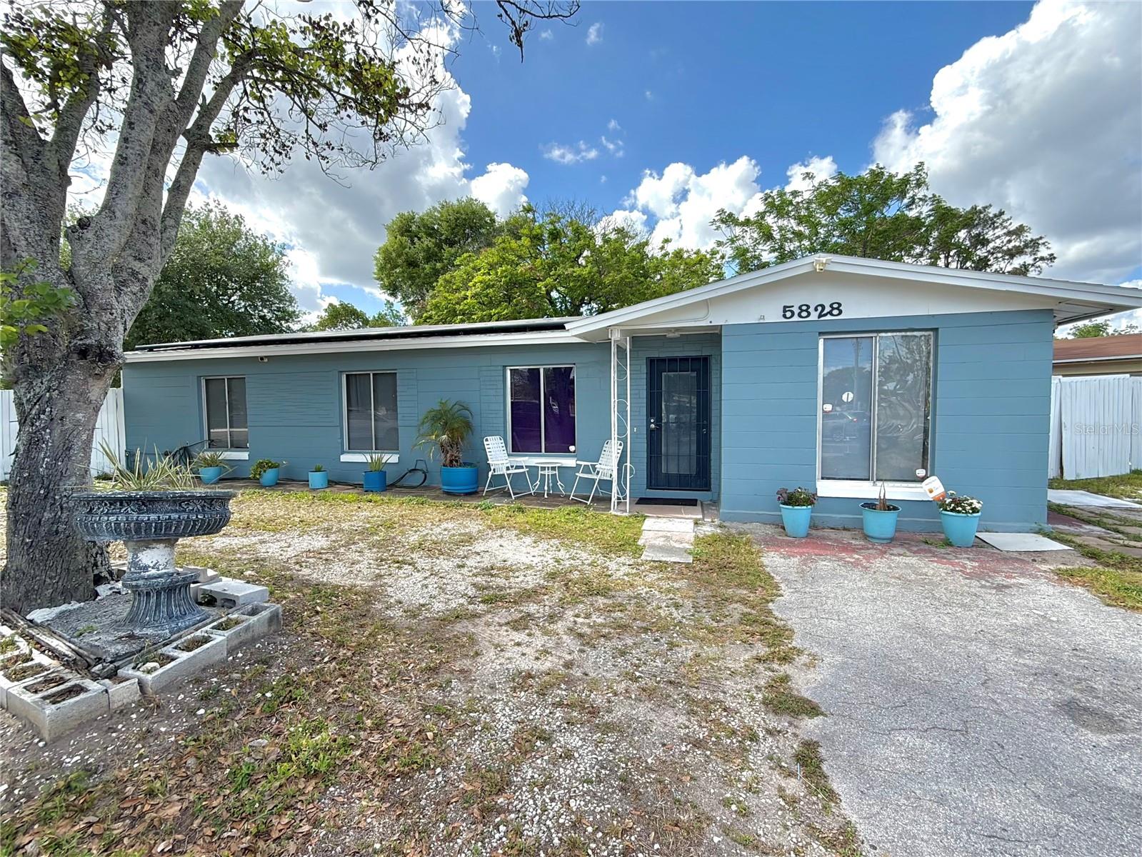 5828 Harcourt Ave Property Photo 1