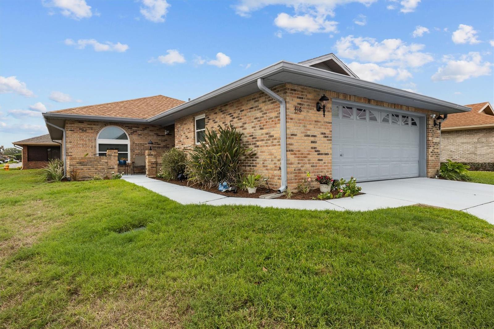 416 BARBADOS CIR