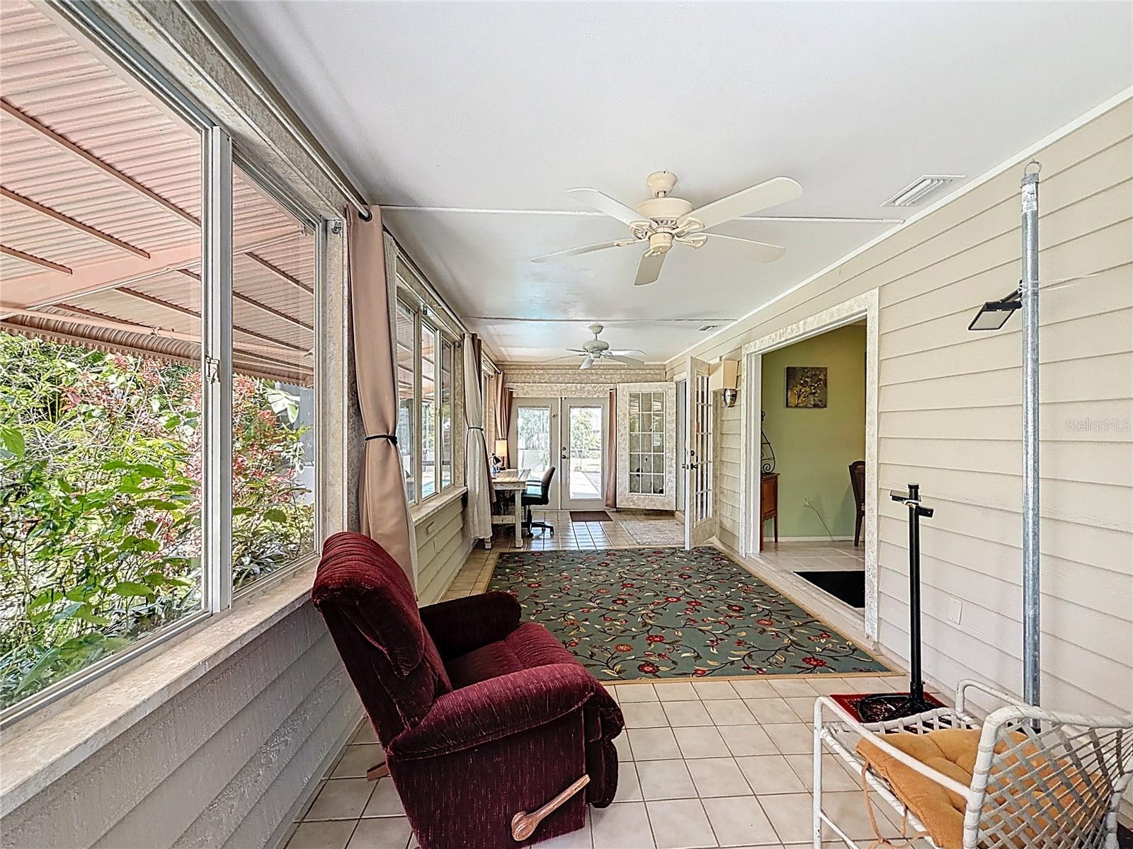 601 E Seminole Dr Property Photo 34