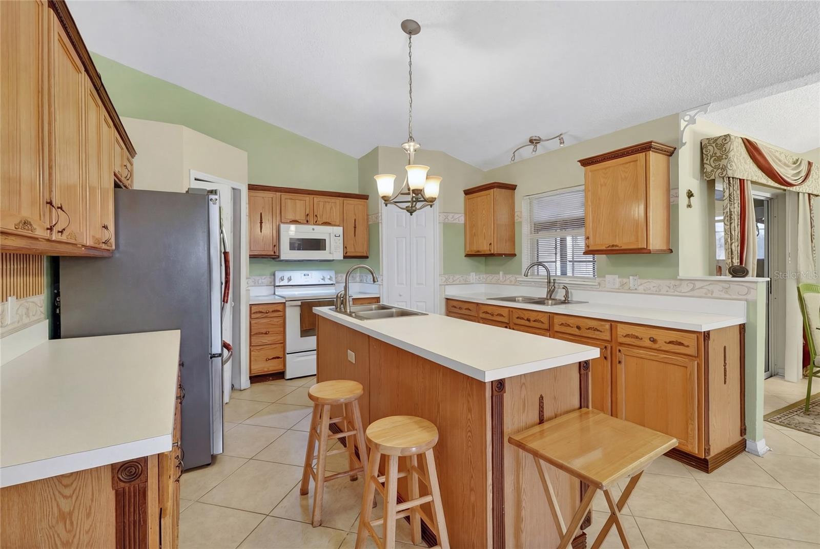 1912 Lakeview Pl Property Photo 13