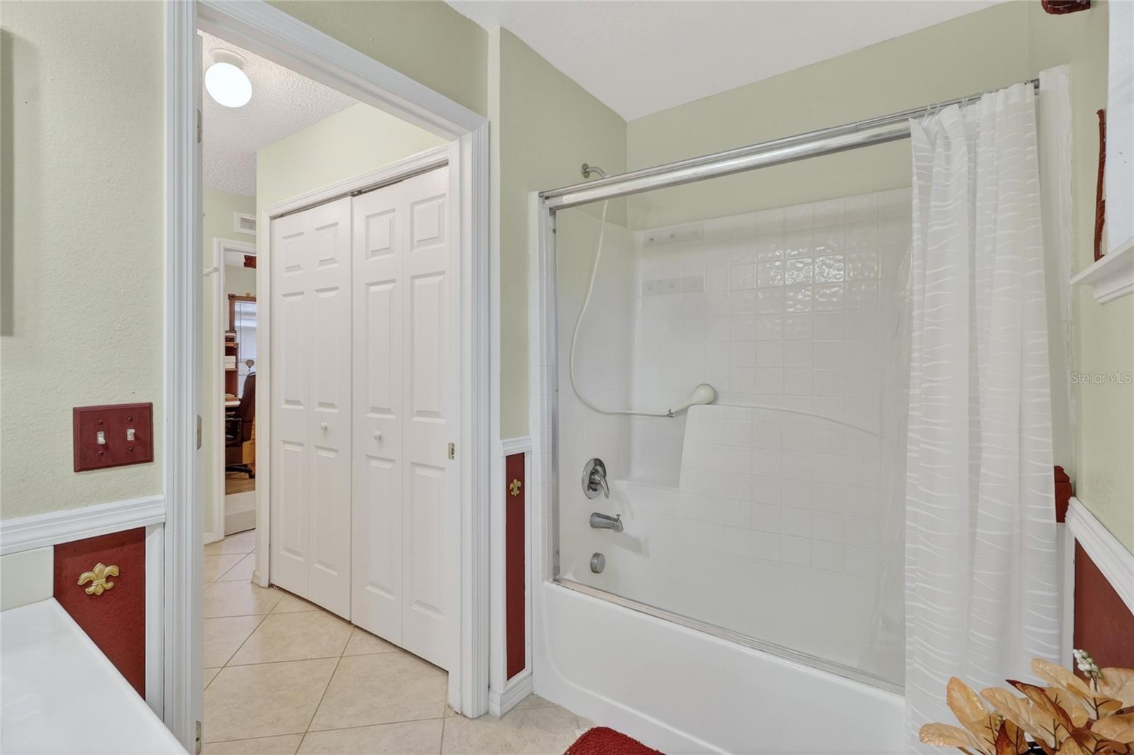 1912 Lakeview Pl Property Photo 37