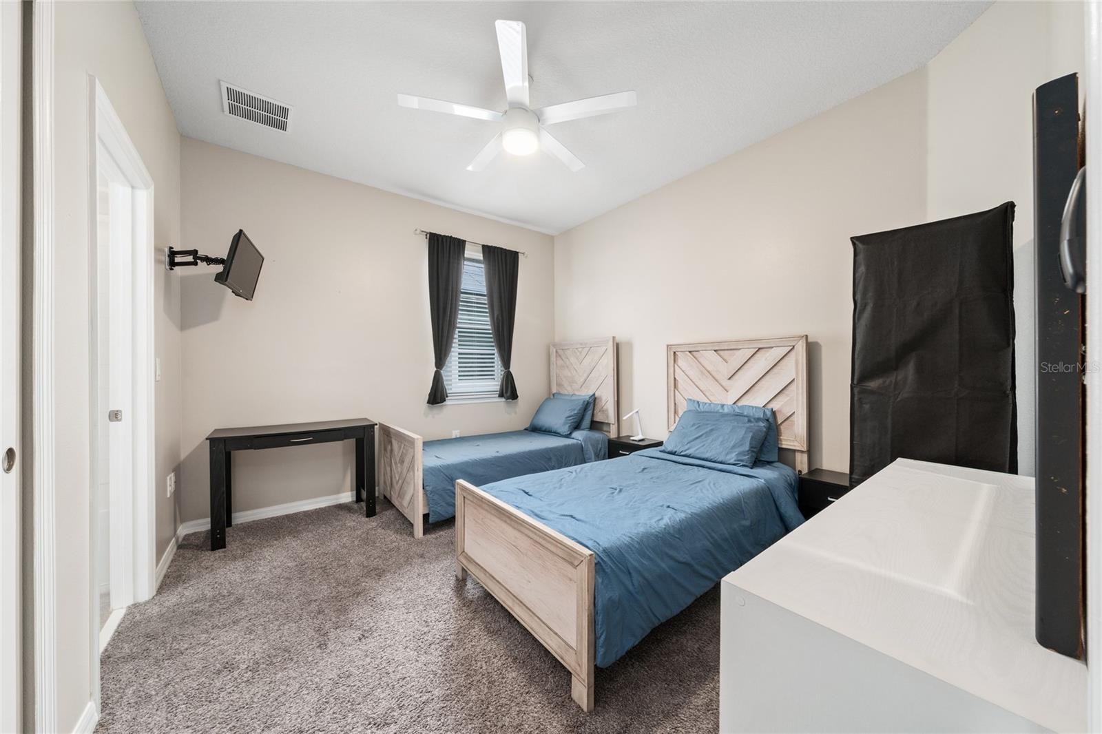 2891 Avian Loop Property Photo 9