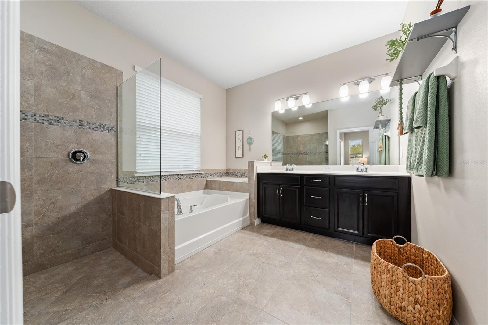 2891 Avian Loop Property Photo 25