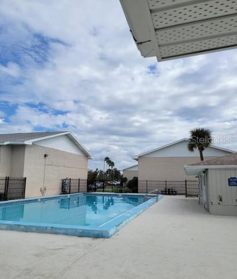 817 Sky Lake Cir #a Property Photo 8