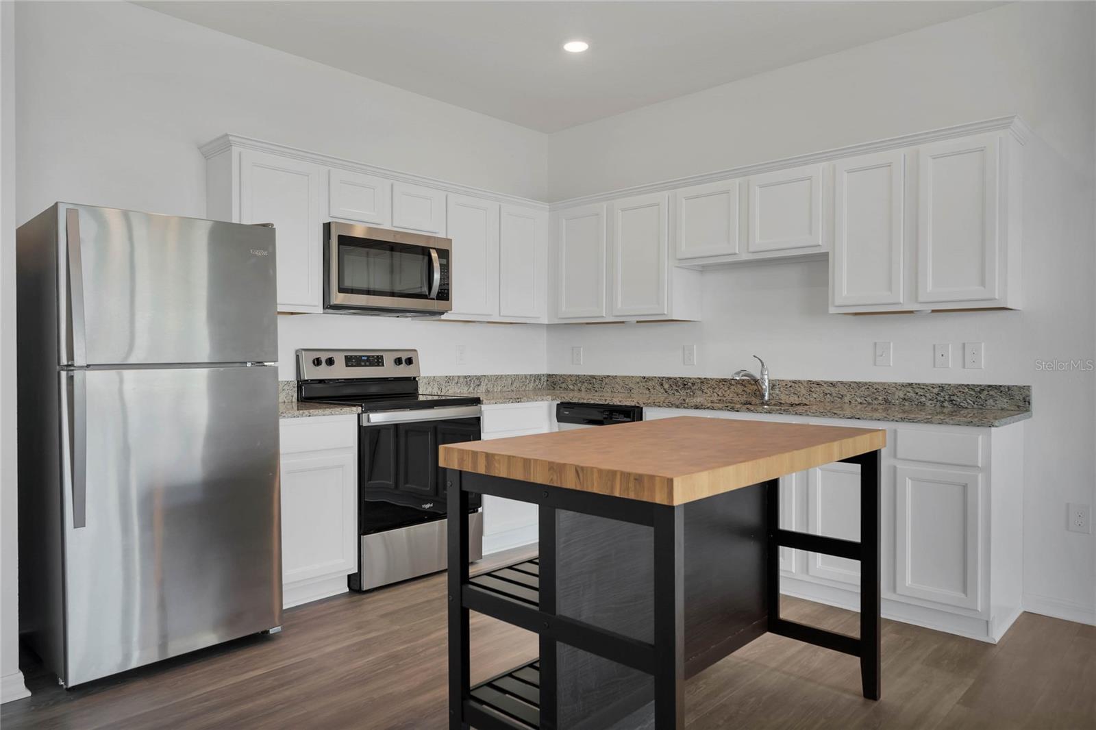 840 Grandin St Property Photo 3