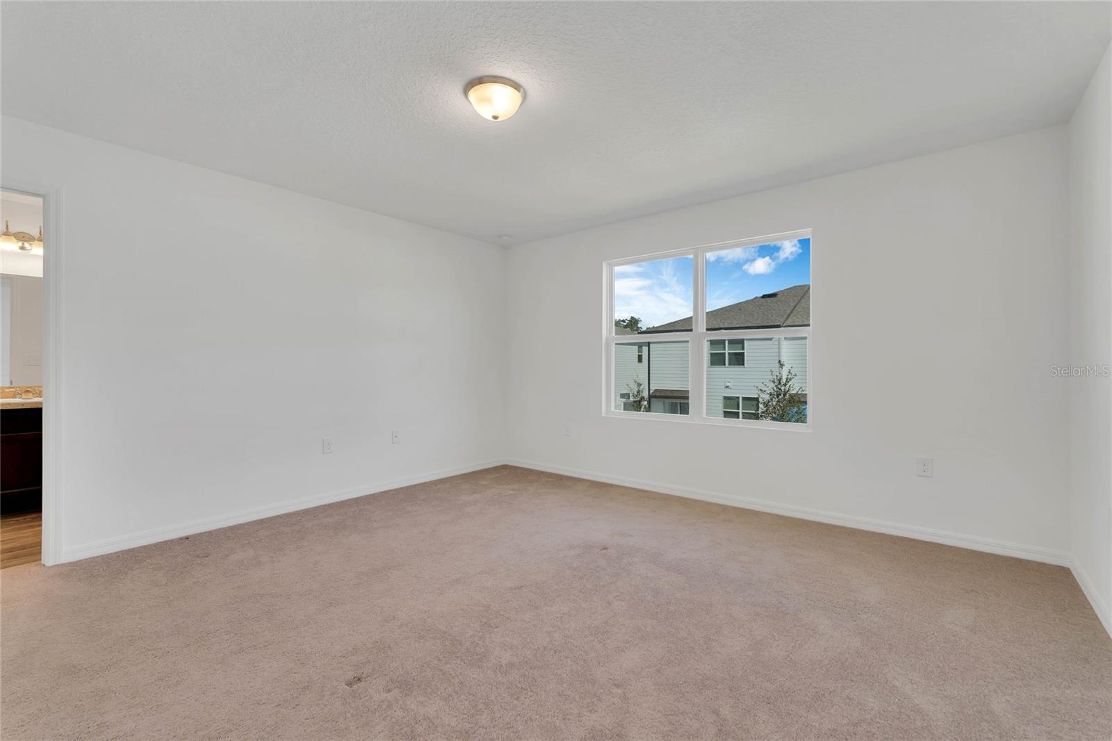 840 Grandin St Property Photo 8