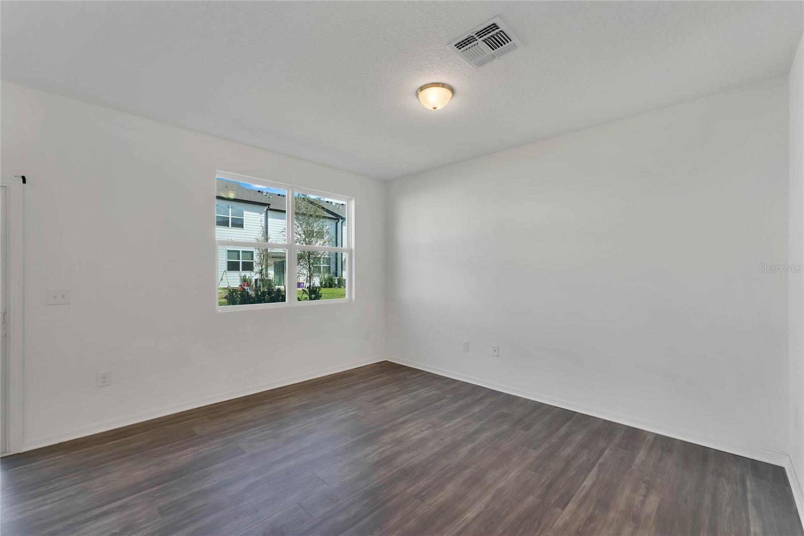 840 Grandin St Property Photo 10
