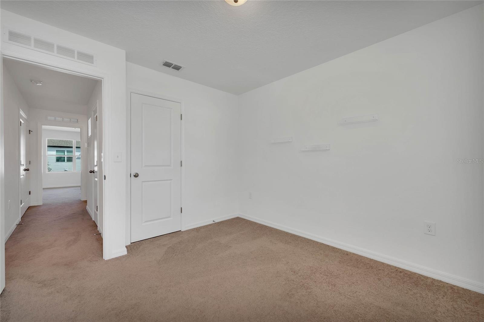 840 Grandin St Property Photo 14