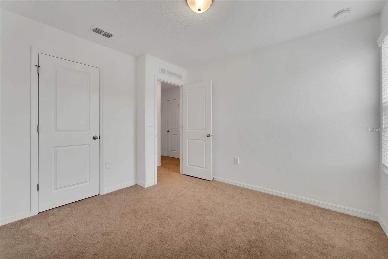 840 Grandin St Property Photo 16