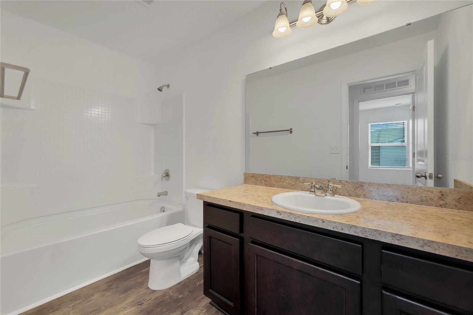 840 Grandin St Property Photo 17