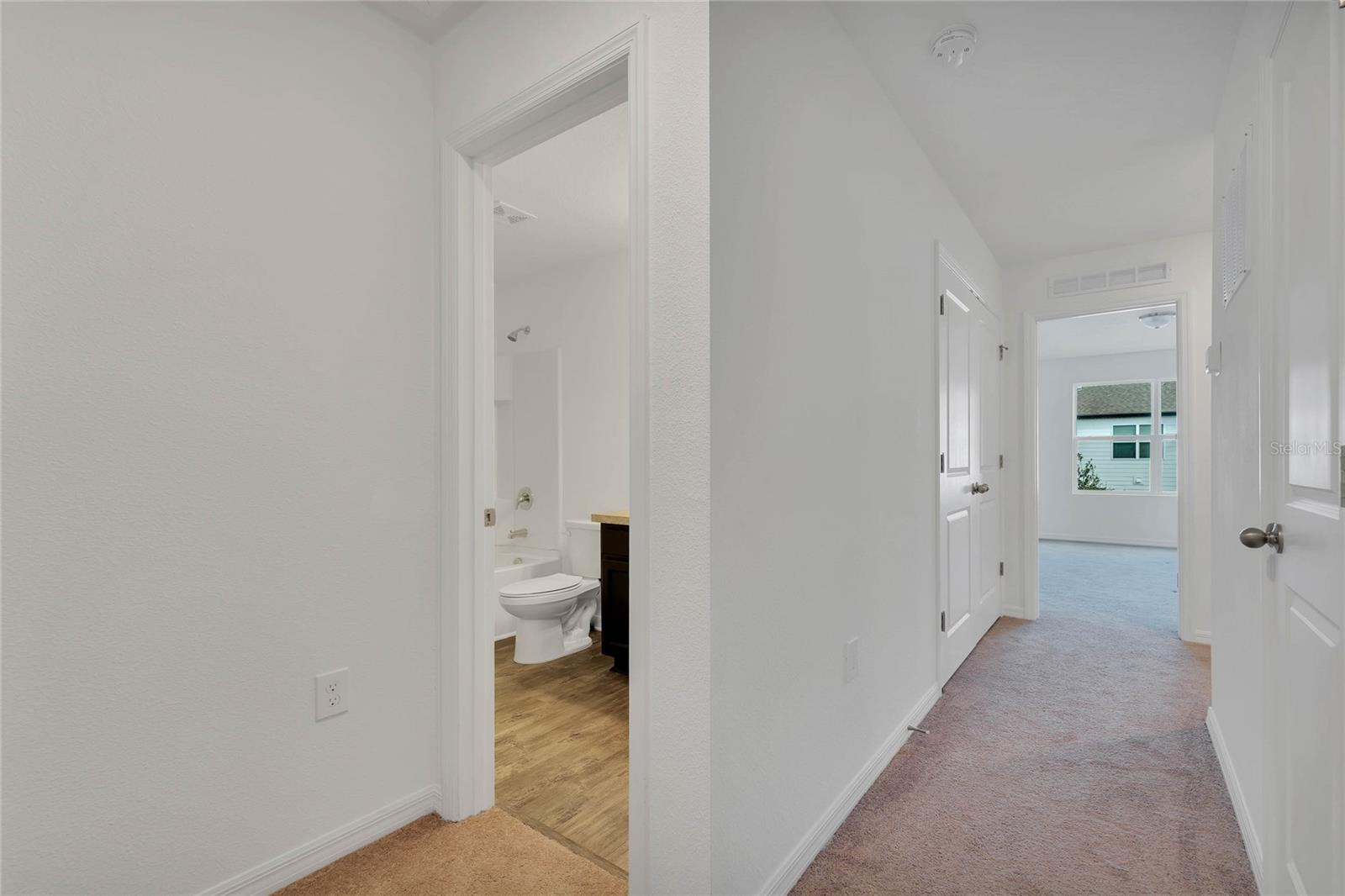 840 Grandin St Property Photo 18