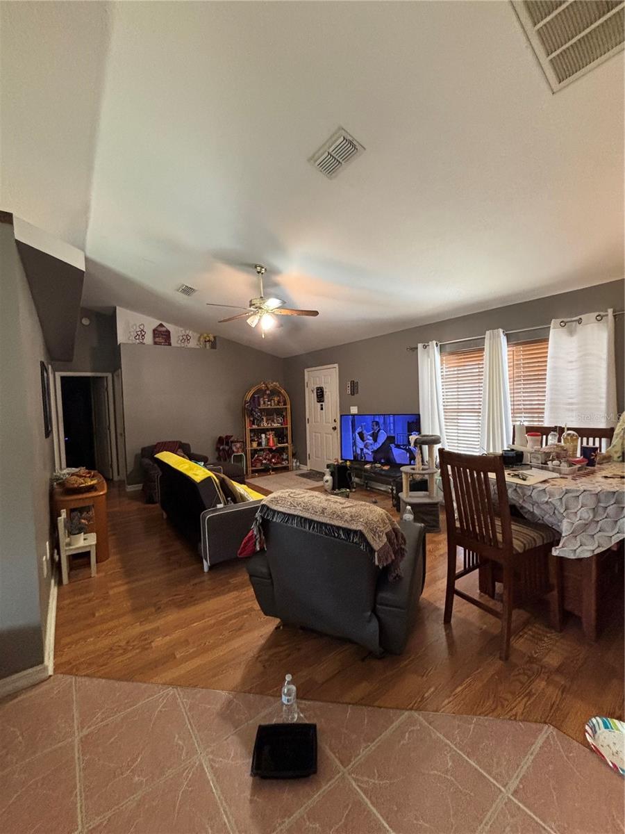 4250 Worthington Pl Property Photo 4