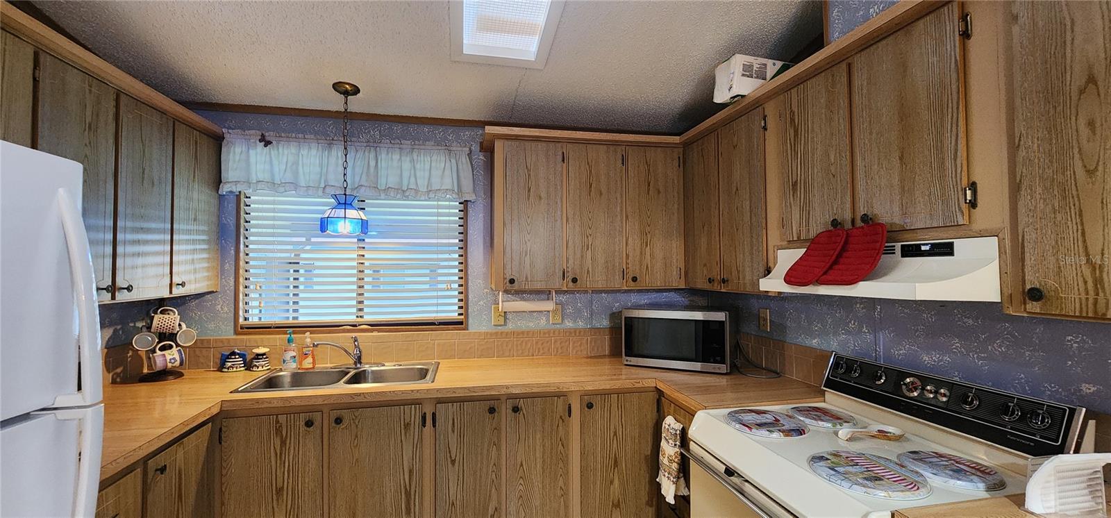 2604 Mcdaniel Dr Property Photo 2