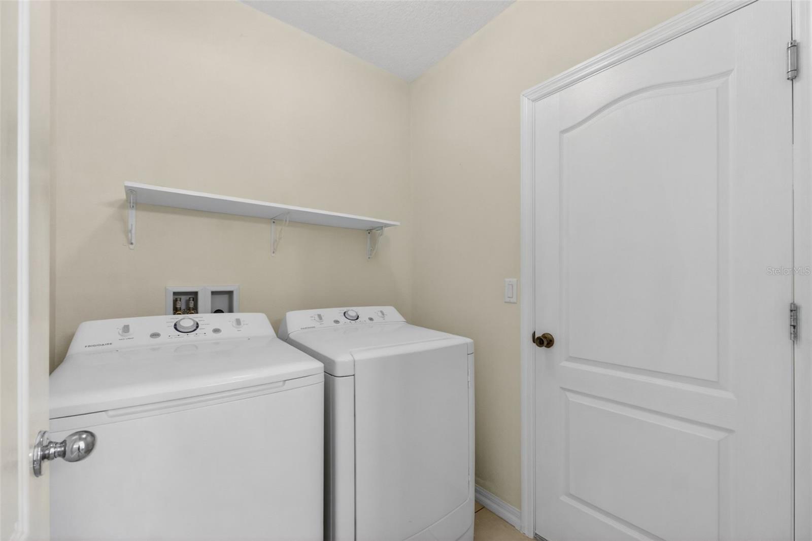 561 Lake Cummings Way Property Photo 12