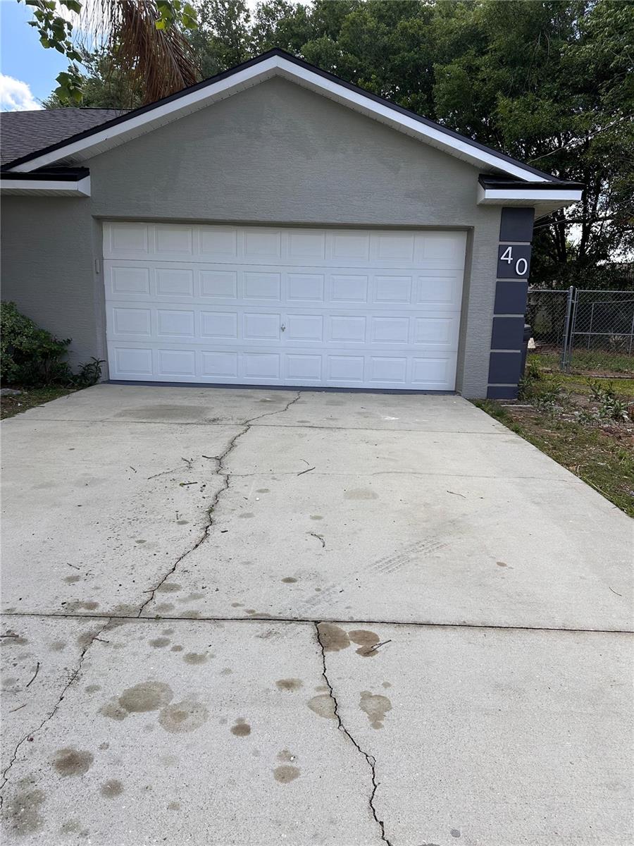 40 Willow Run Property Photo 3