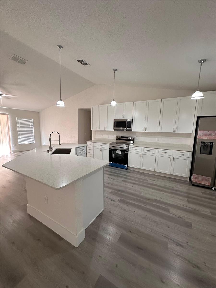 40 Willow Run Property Photo 8