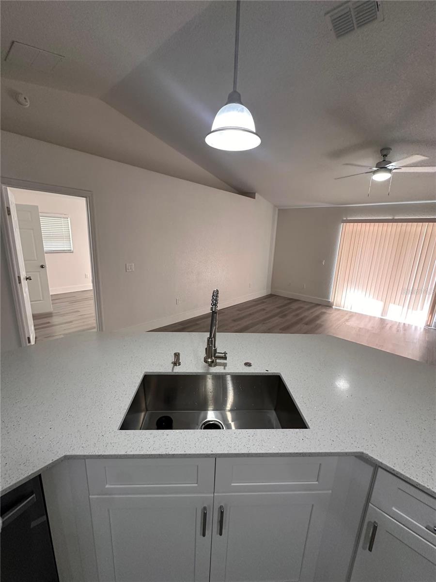 40 Willow Run Property Photo 10