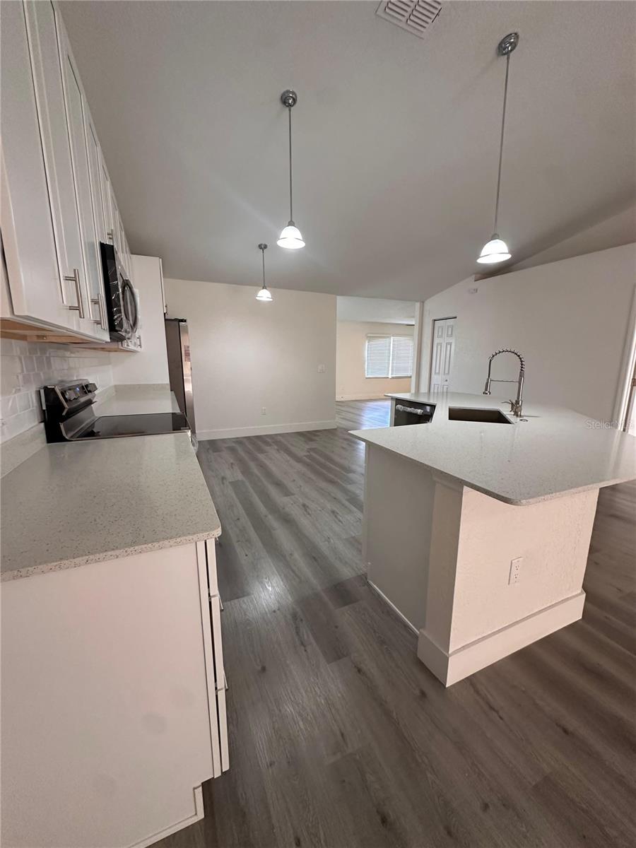 40 Willow Run Property Photo 11