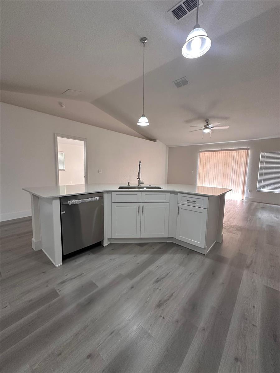 40 Willow Run Property Photo 13