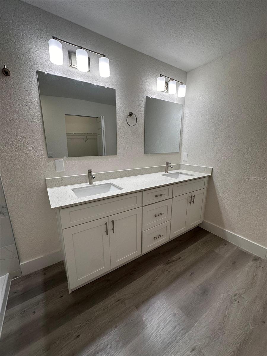 40 Willow Run Property Photo 27