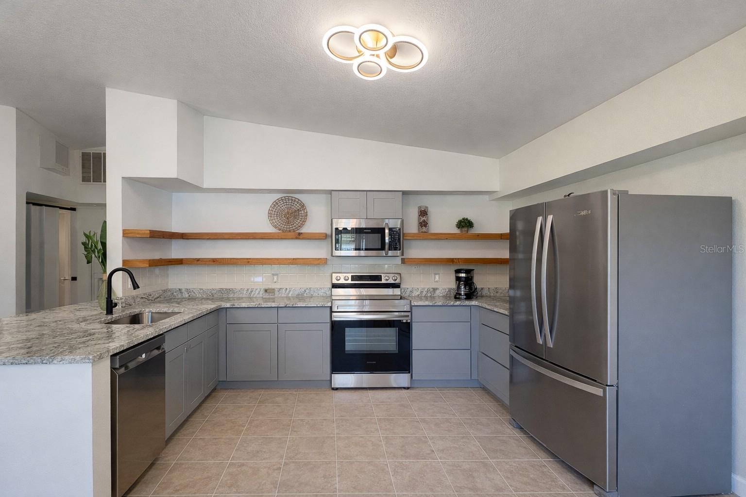 4100 N Eagle Nest Pt Property Photo 4