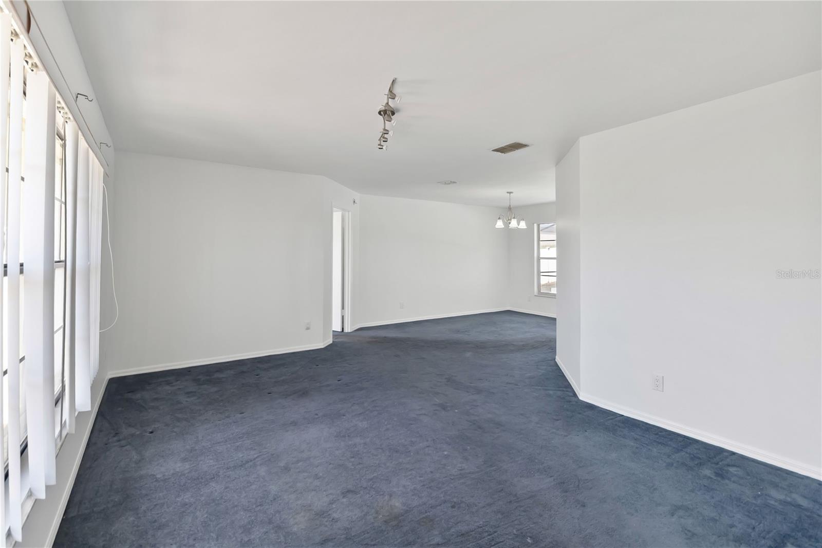 7771 Indian Ridge Trl N Property Photo 8