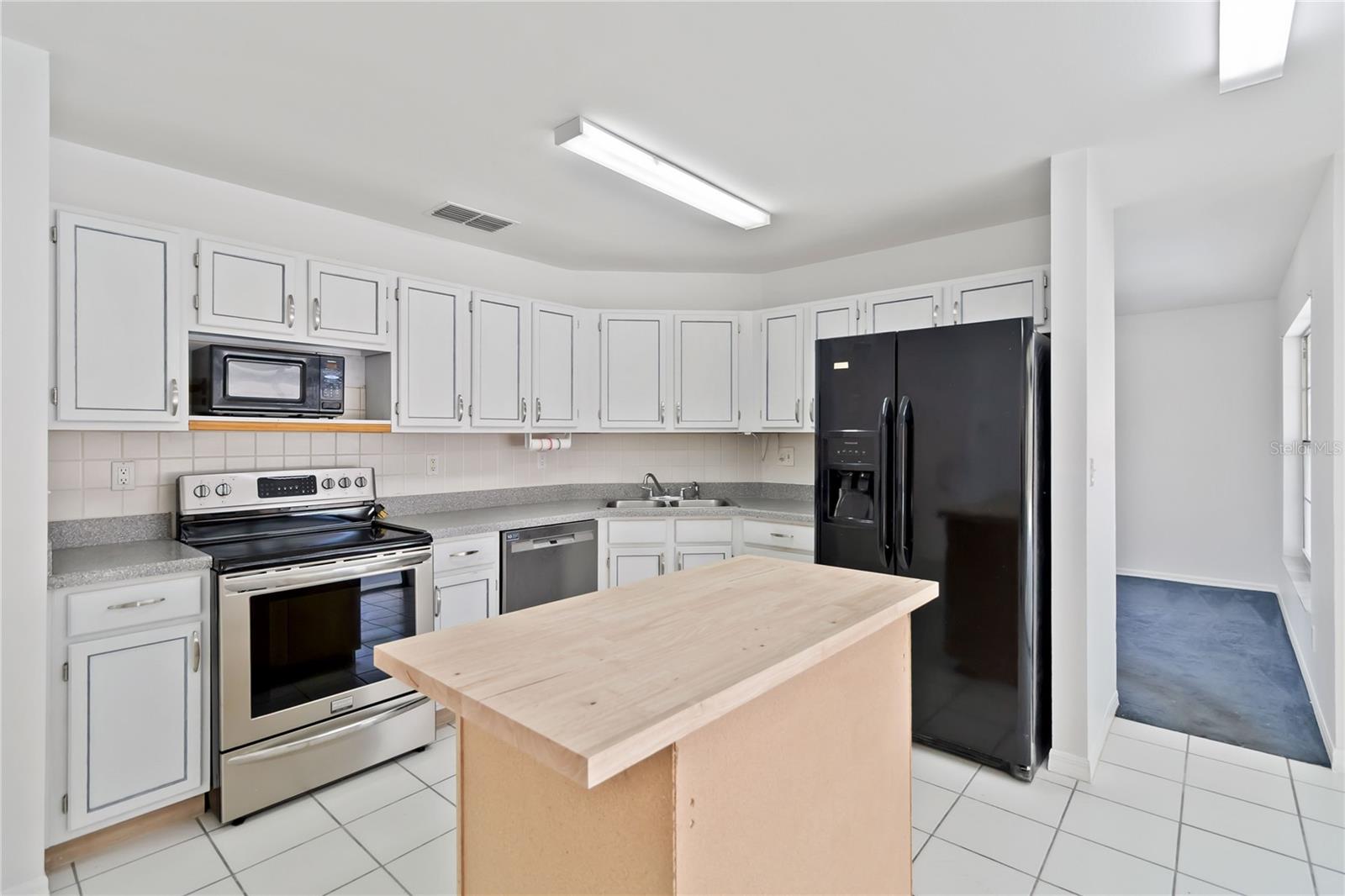 7771 Indian Ridge Trl N Property Photo 11