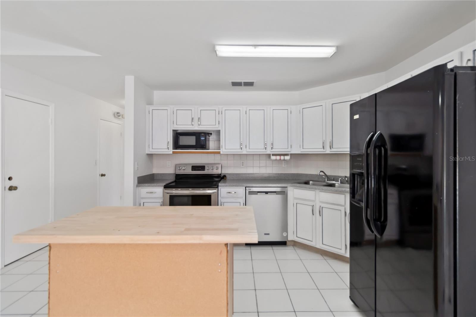 7771 Indian Ridge Trl N Property Photo 12