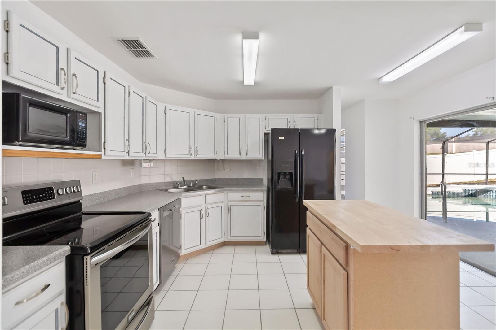 7771 Indian Ridge Trl N Property Photo 13