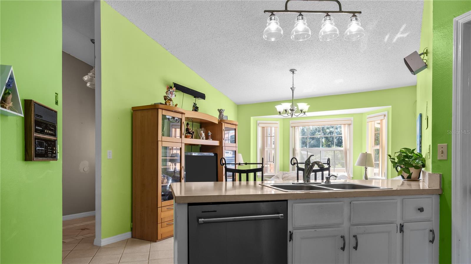 3320 Pineridge Cir Property Photo 5