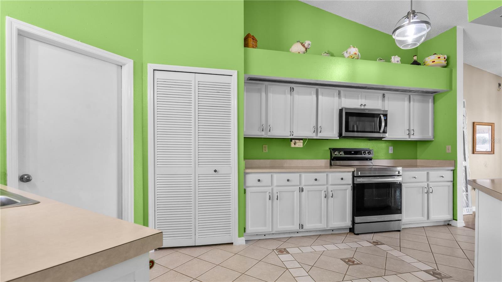 3320 Pineridge Cir Property Photo 10