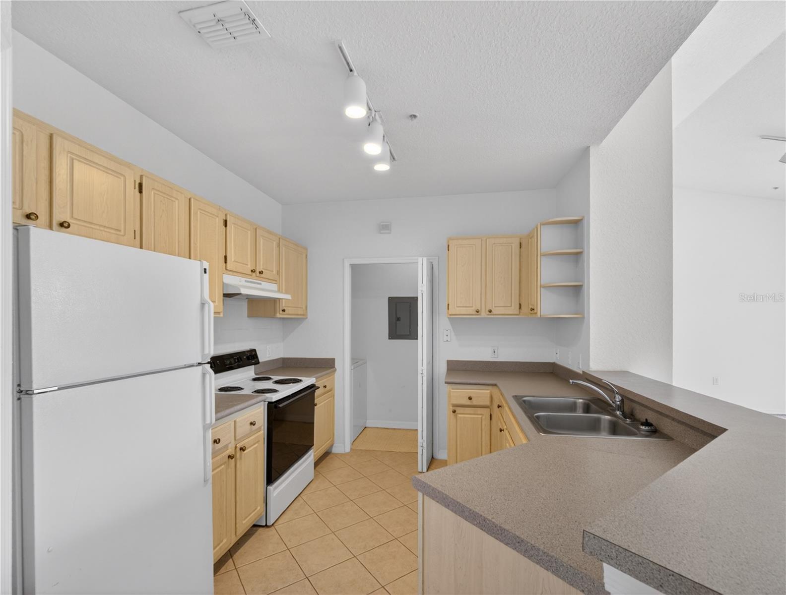 1100 Lake Shadow Cir #2307 Property Photo 20