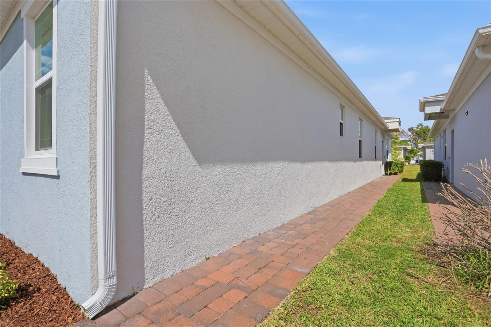 1841 Overcup Ave Property Photo 2
