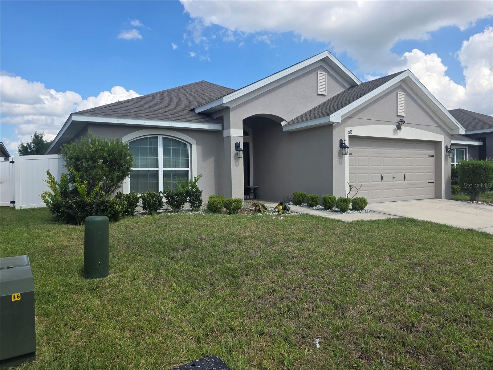 818 Landmark Hills Dr Property Photo 4