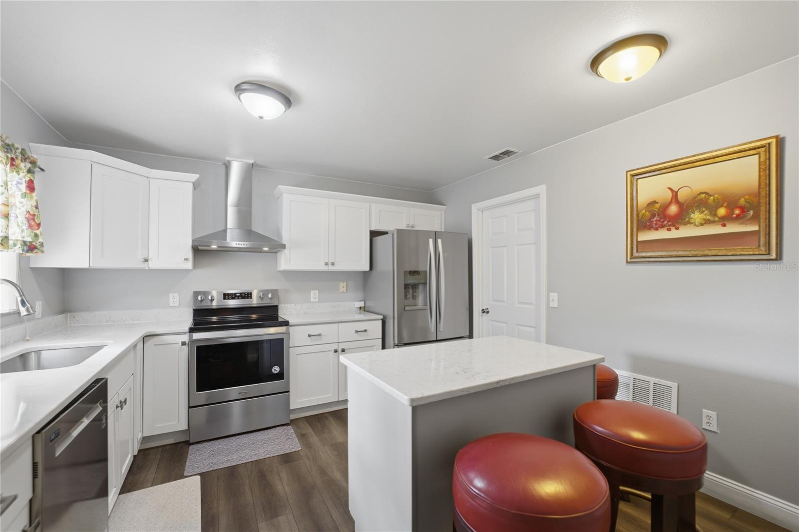 675 Basingstoke Ct Property Photo 14