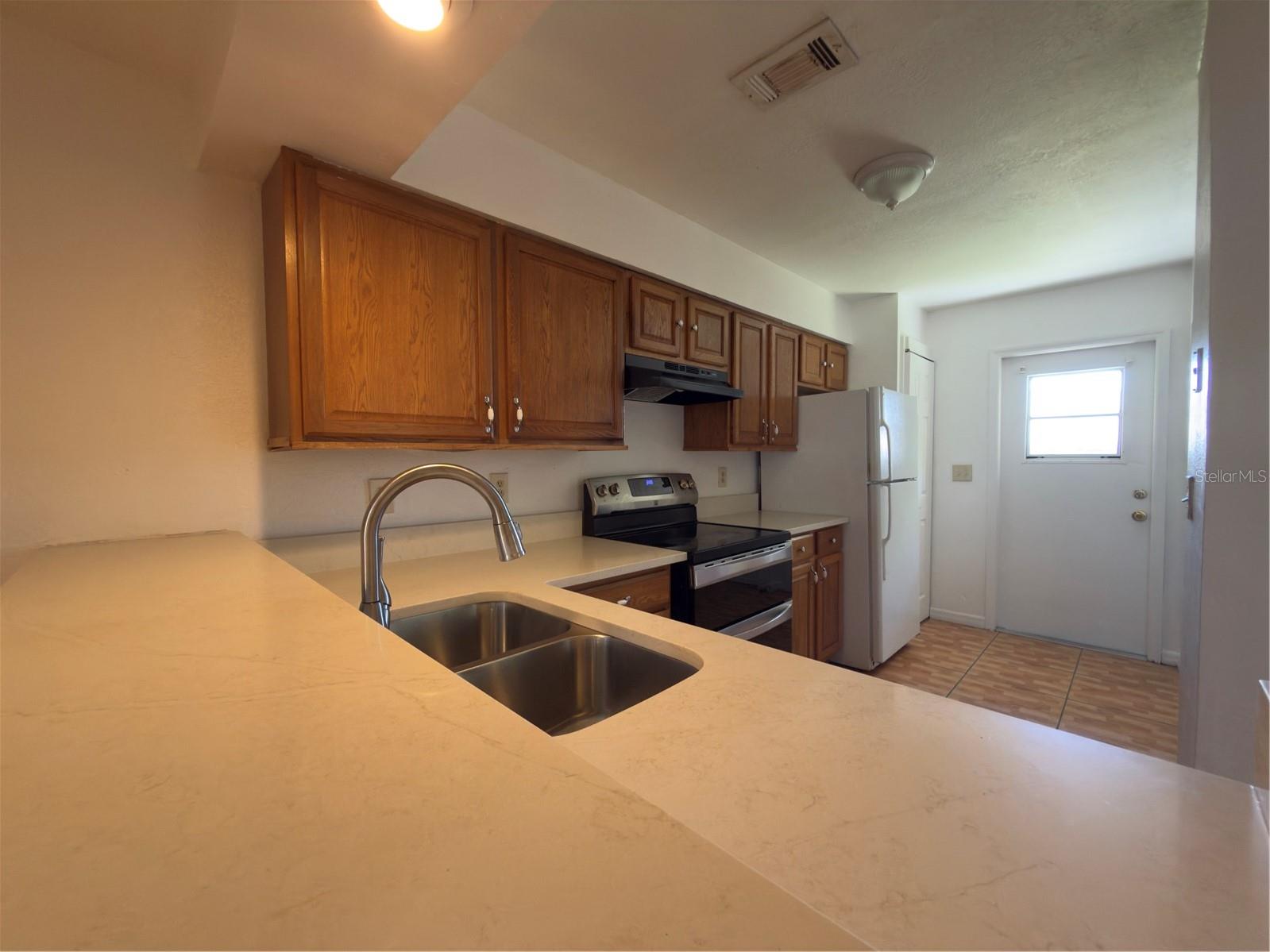 3136 Enclave Ct Property Photo 6