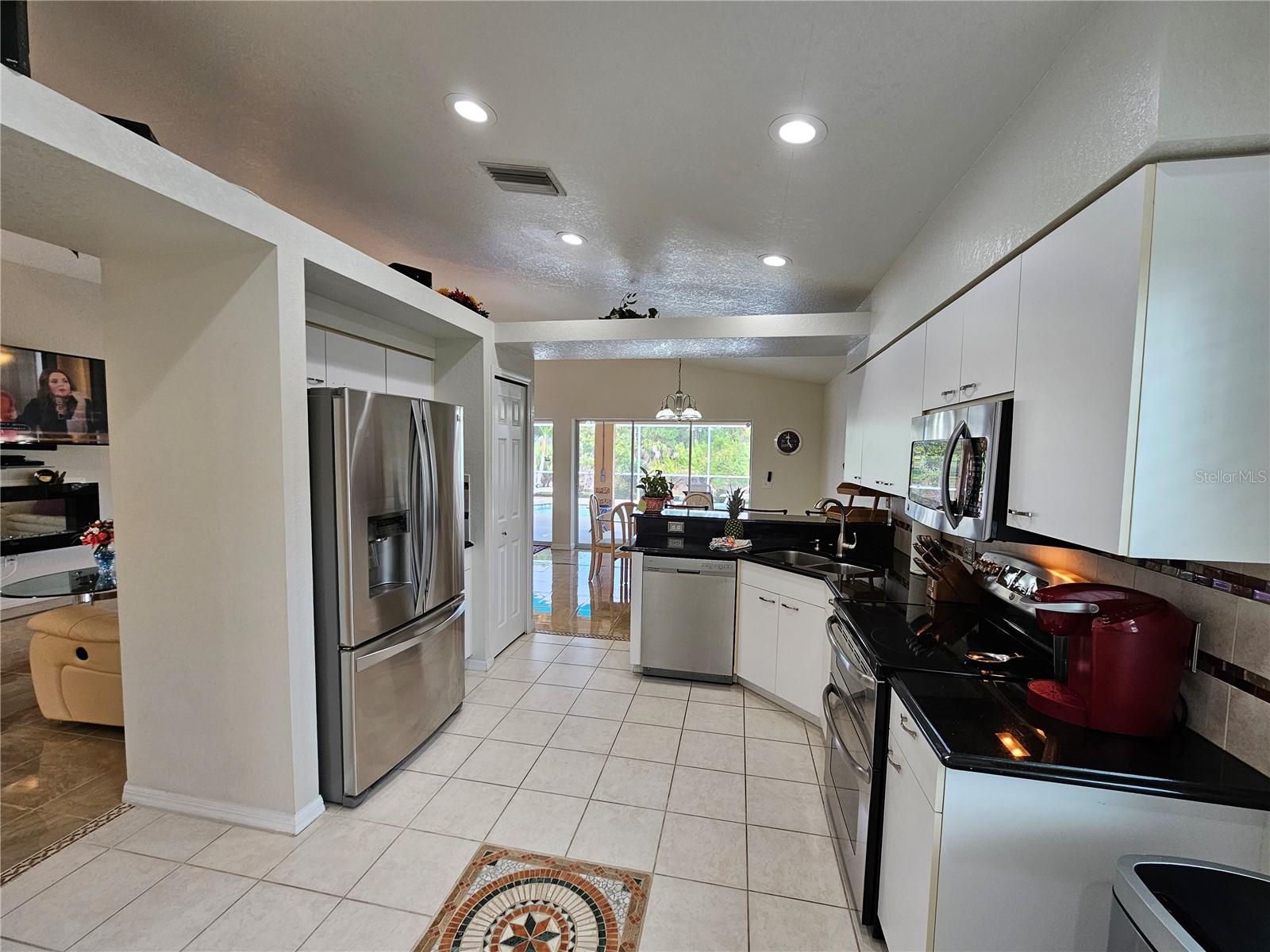 114 Albatross Rd Property Photo 9