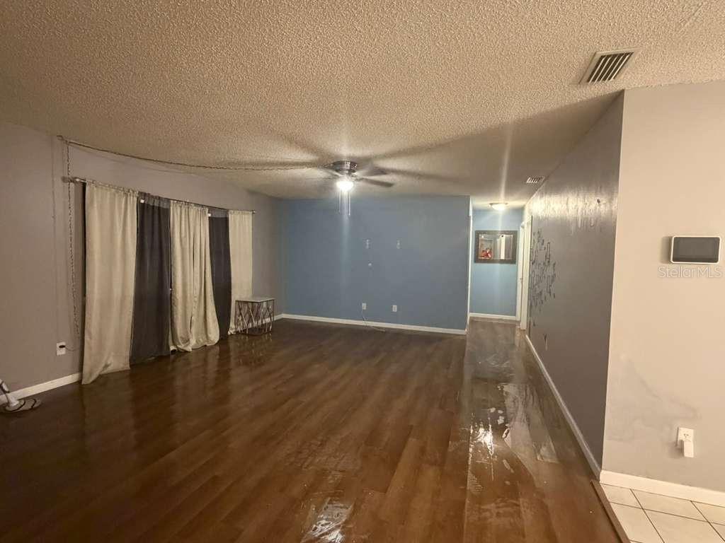 2824 W Huron Drive Property Photo 4