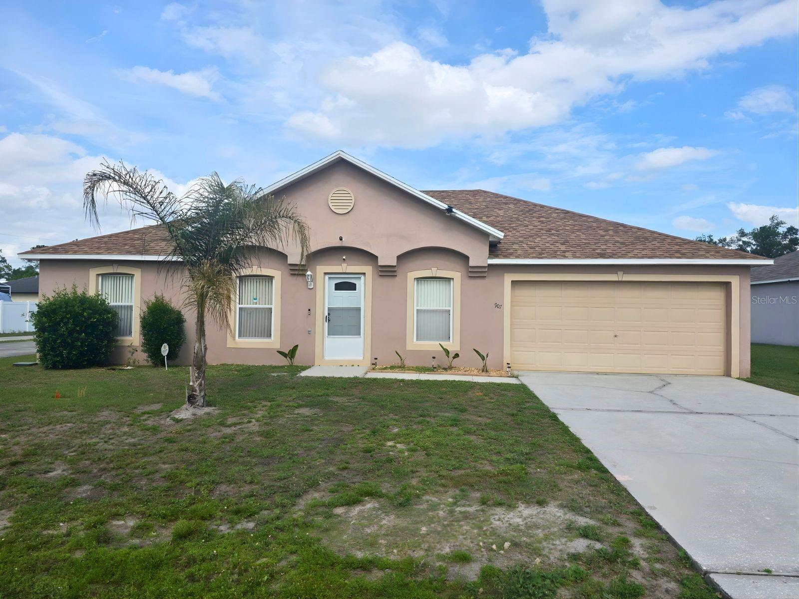 907 STOCKPORT DR Property Photo 1