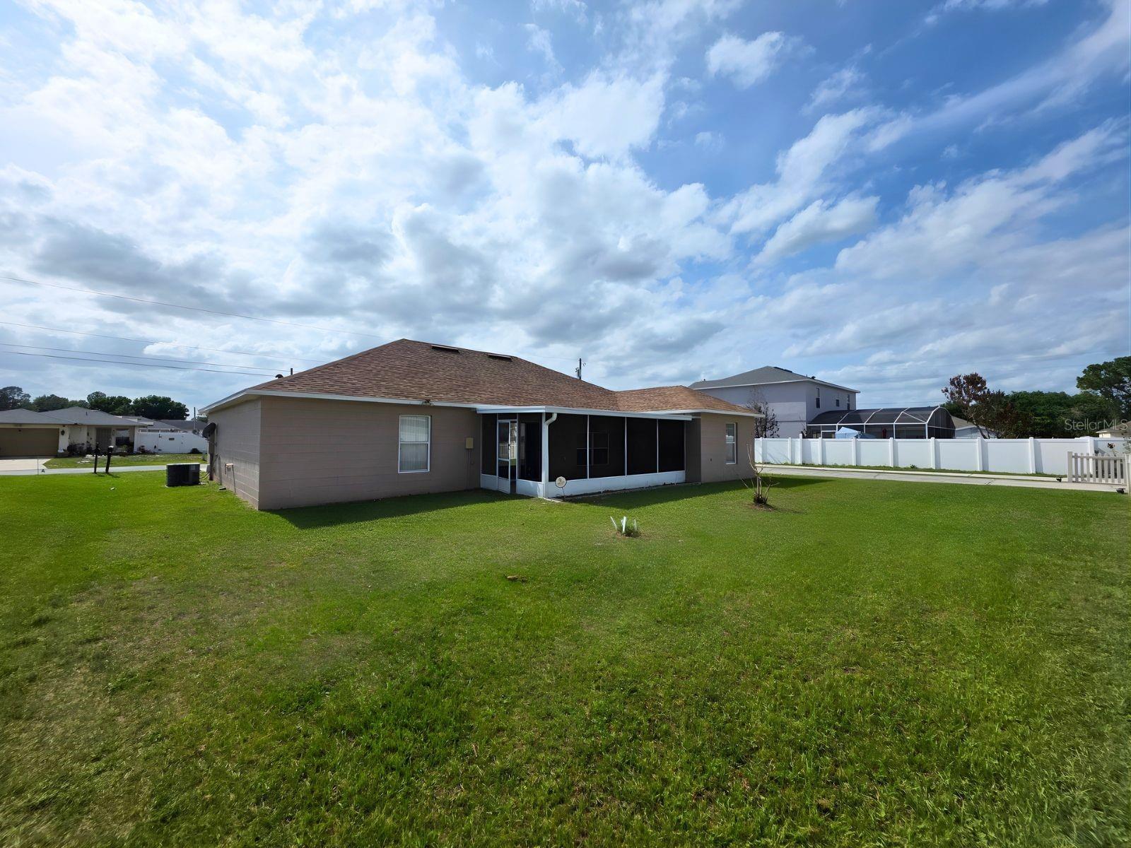 907 Stockport Dr Property Photo 19