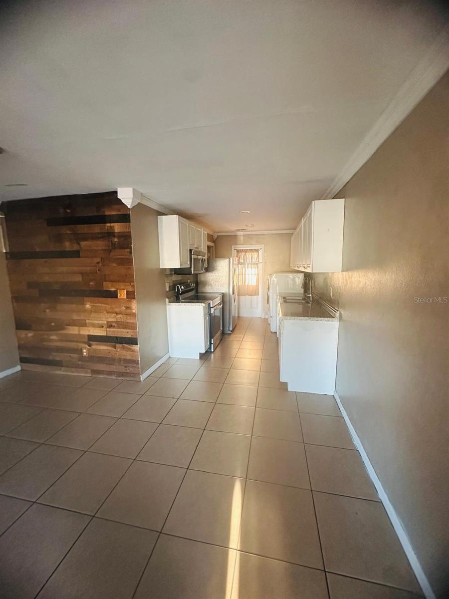 502 Winter Ter #121 Property Photo 5