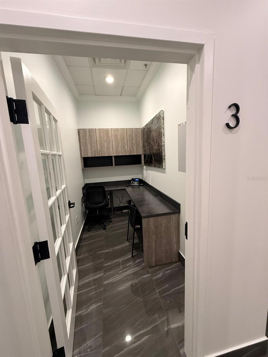 7901 Kingspointe Pkwy #19 #office 3 Property Photo 2