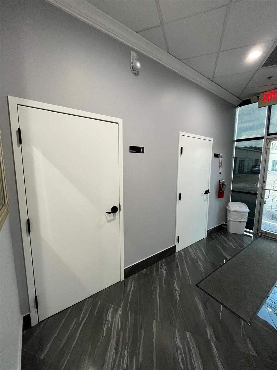 7901 Kingspointe Pkwy #19 #office 3 Property Photo 5