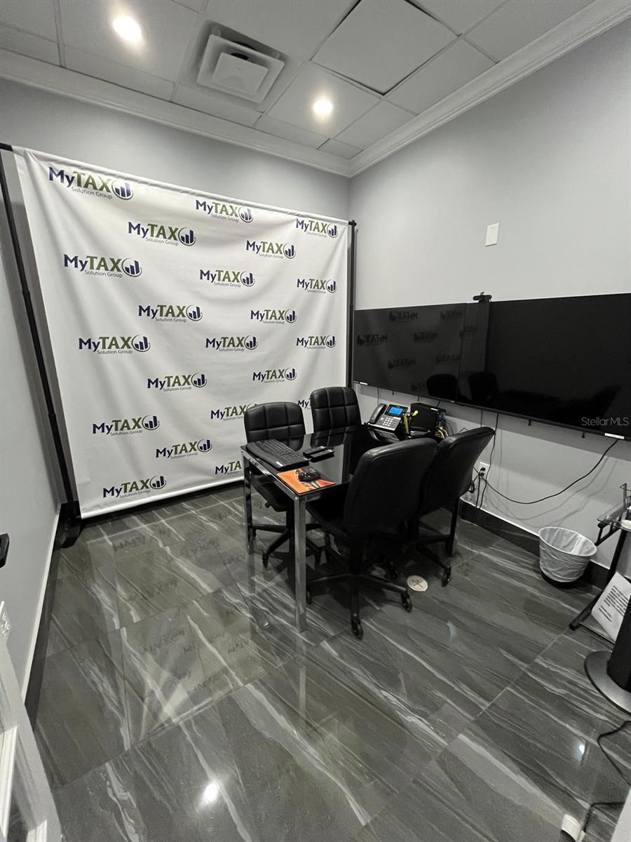 7901 Kingspointe Pkwy #19 #office 3 Property Photo 8